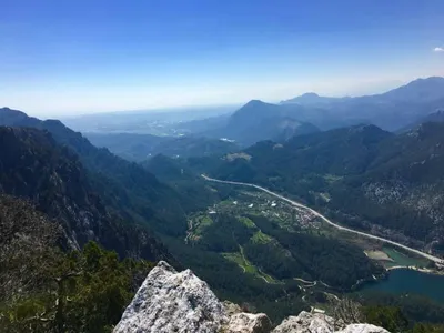 Karadağ Oğlak Kayalıkları, Karacaören